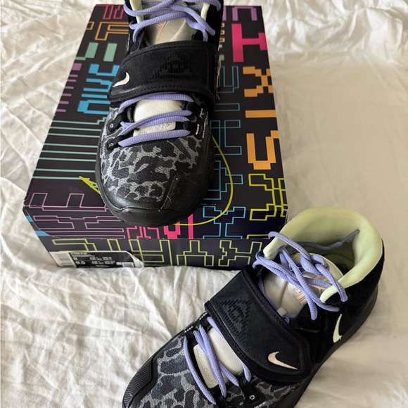 Nike Kyrke Black/Multi Athletic Shoes